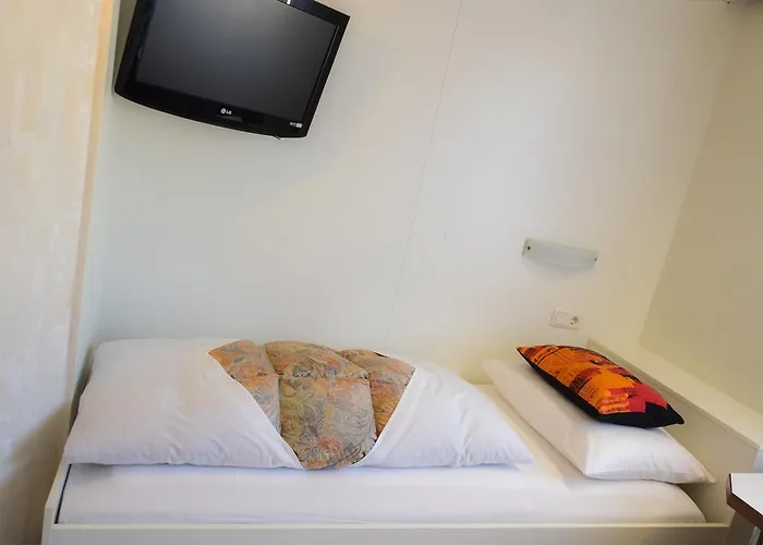 Helga Інсбрук